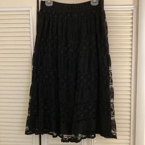 - XL Stretch black lace skirt